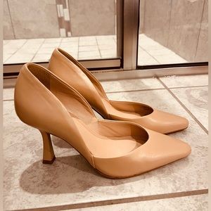 Vince Camuto pump